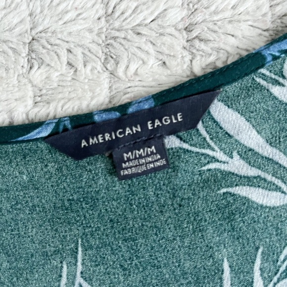 American Eagle Green Floral Front Tie Blouse - Picture 4 of 5